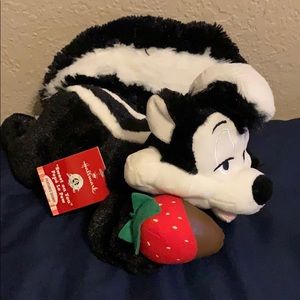 Hallmark Valentine Plush Pepe Le Pew Sweet On You